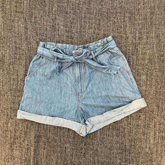 H&M Shorts - Picture 1 of 4